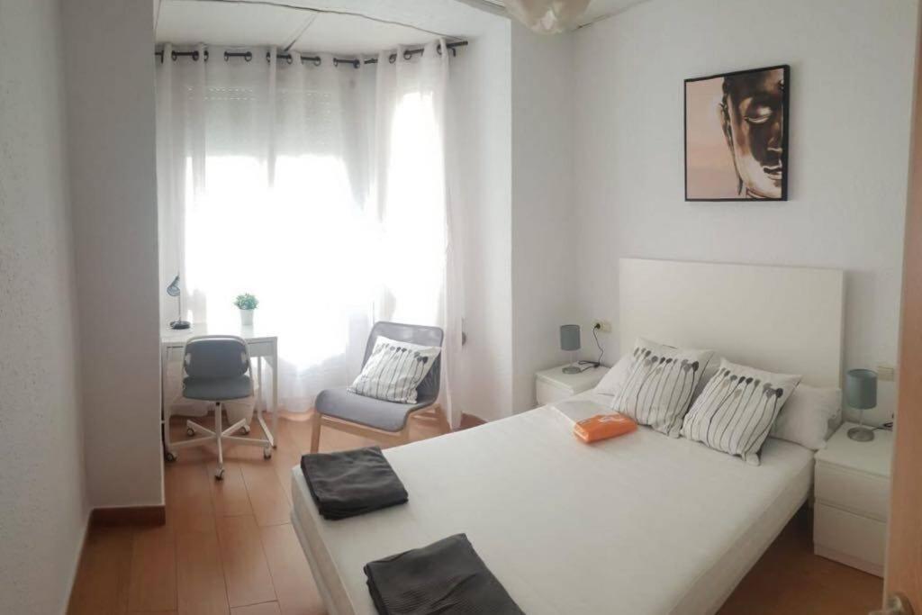 Cozy Apartment In The Heart Of Alicante! المظهر الخارجي الصورة
